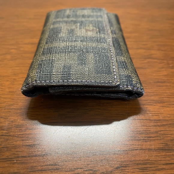 Discount!! Authentic Fendi Key Holder. - Picture 8 of 10